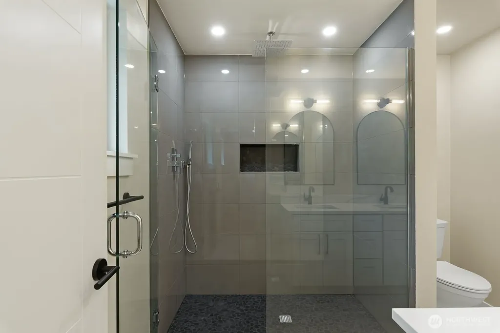 2425 NW Blue Ridge Drive Seattle WA 98177