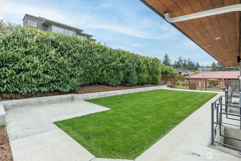 2425 NW Blue Ridge Drive Seattle WA 98177