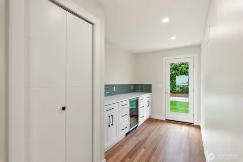 2425 NW Blue Ridge Drive Seattle WA 98177