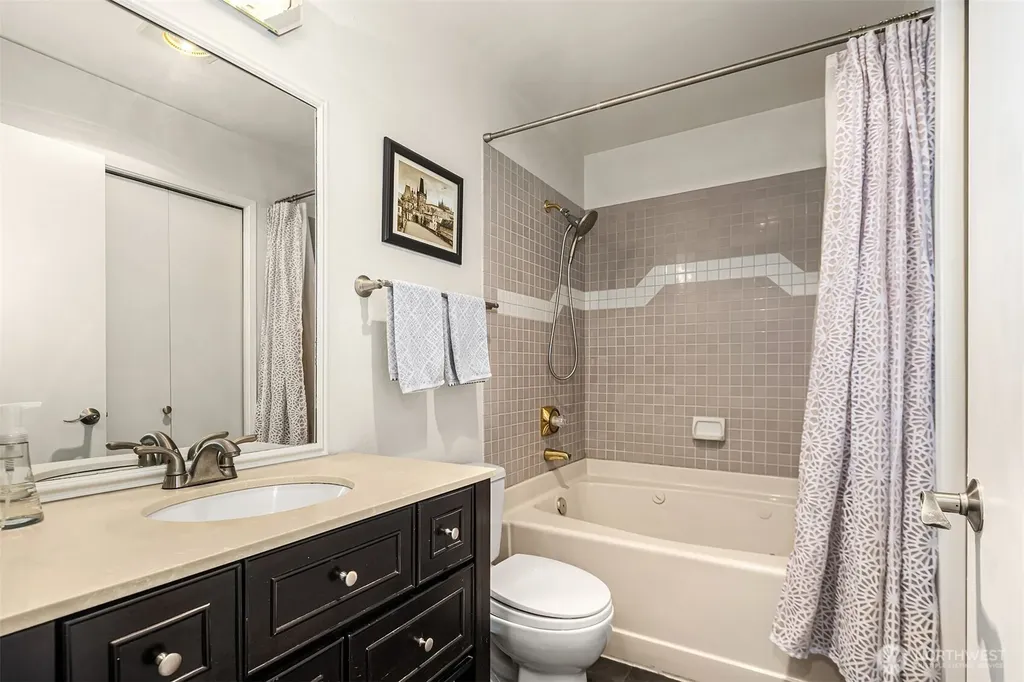 2040 13th Avenue W Seattle WA 98119