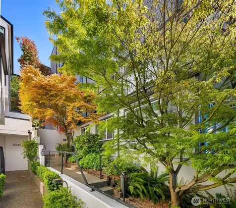 2040 13th Avenue W Seattle WA 98119