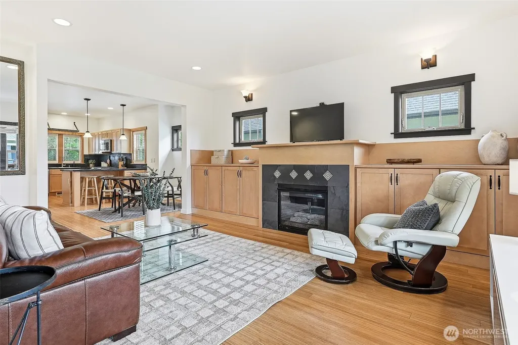1723 Bungalow Way NE Poulsbo WA 98370