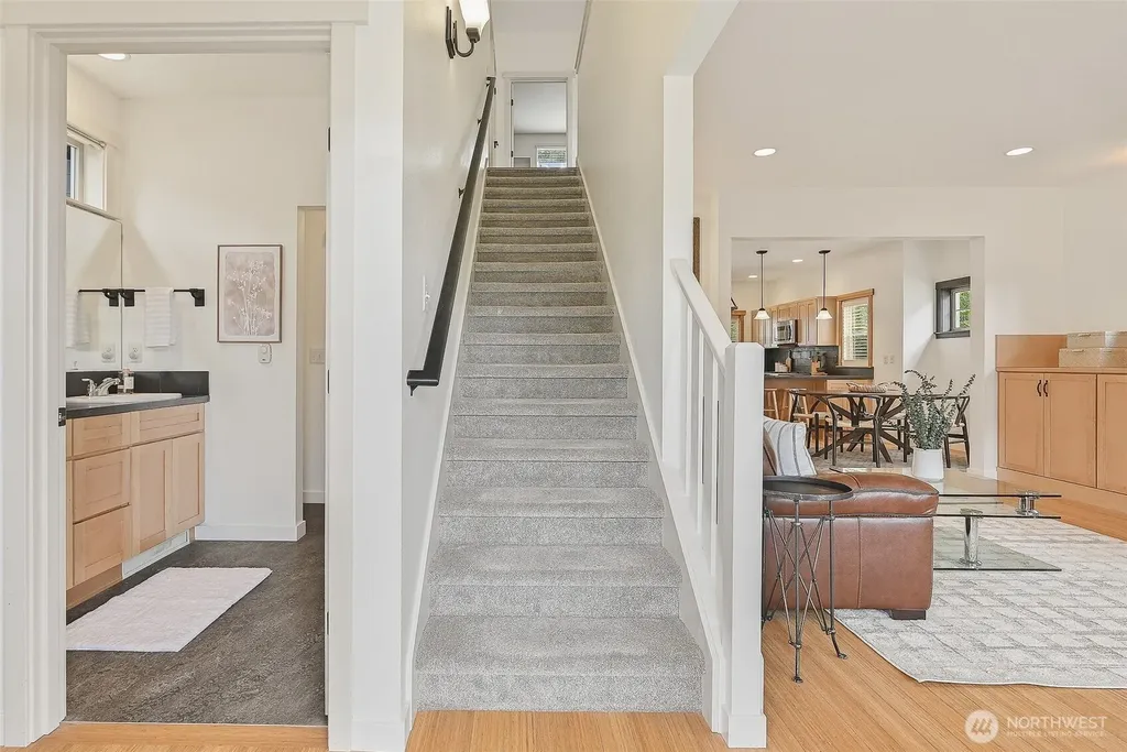 1723 Bungalow Way NE Poulsbo WA 98370