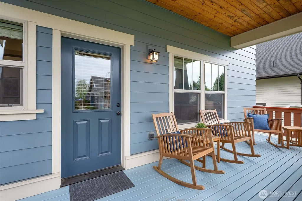 1723 Bungalow Way NE Poulsbo WA 98370