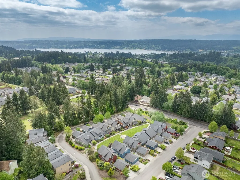 1723 Bungalow Way NE Poulsbo WA 98370
