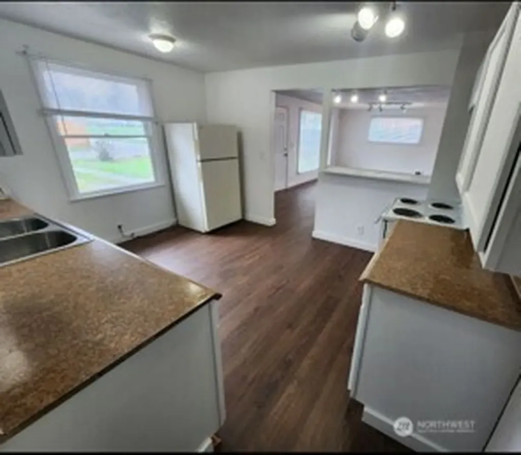 12524 Addison Street SW Lakewood WA 98499