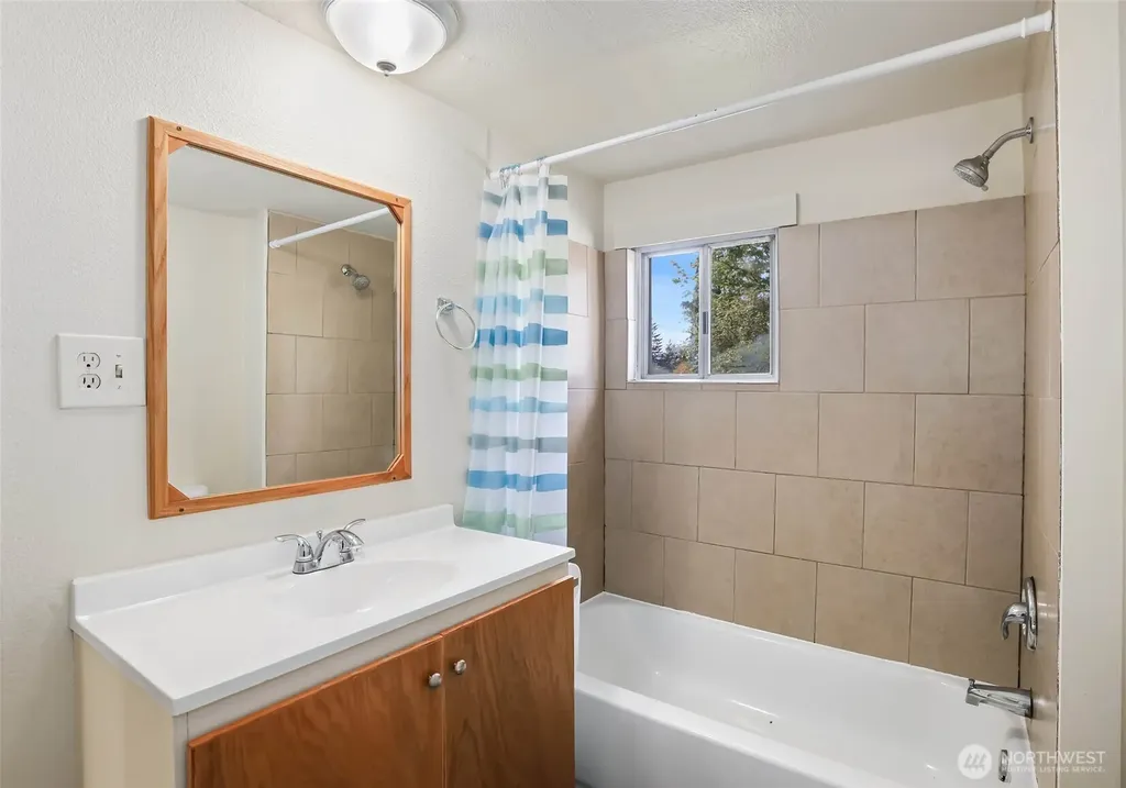 2105 Beverly Boulevard Shelton WA 98584