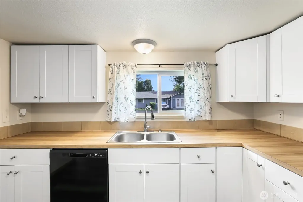 2105 Beverly Boulevard Shelton WA 98584