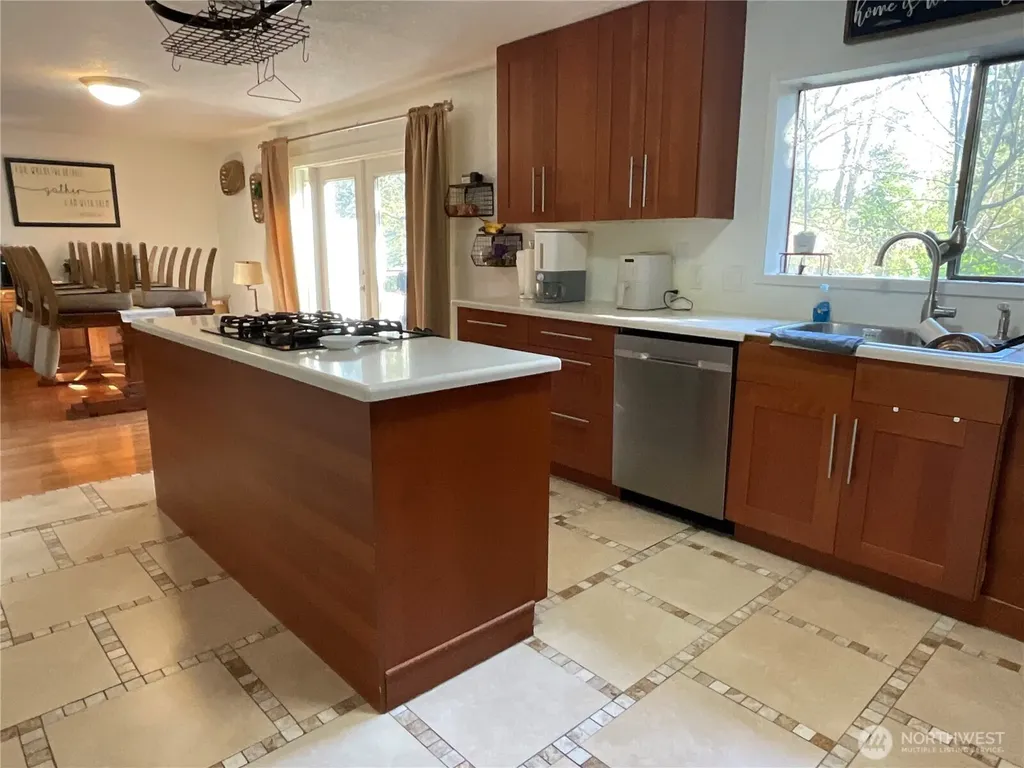 2260 Darvic Place Oak Harbor WA 98277