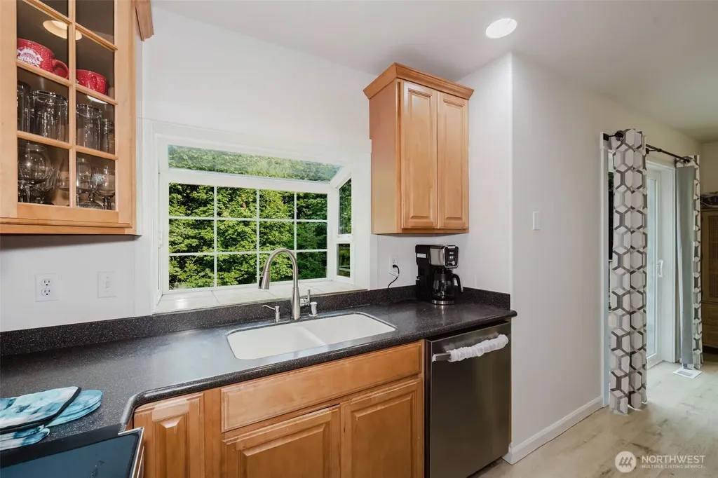3193 Woods Road E Port Orchard WA 98366