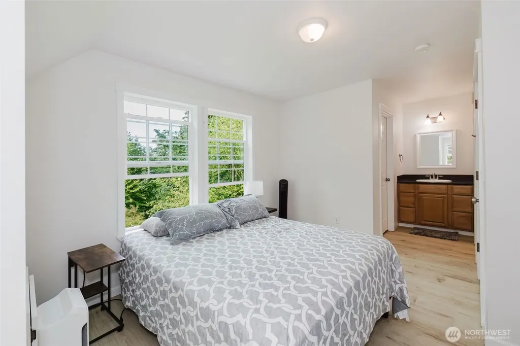 3193 Woods Road E Port Orchard WA 98366