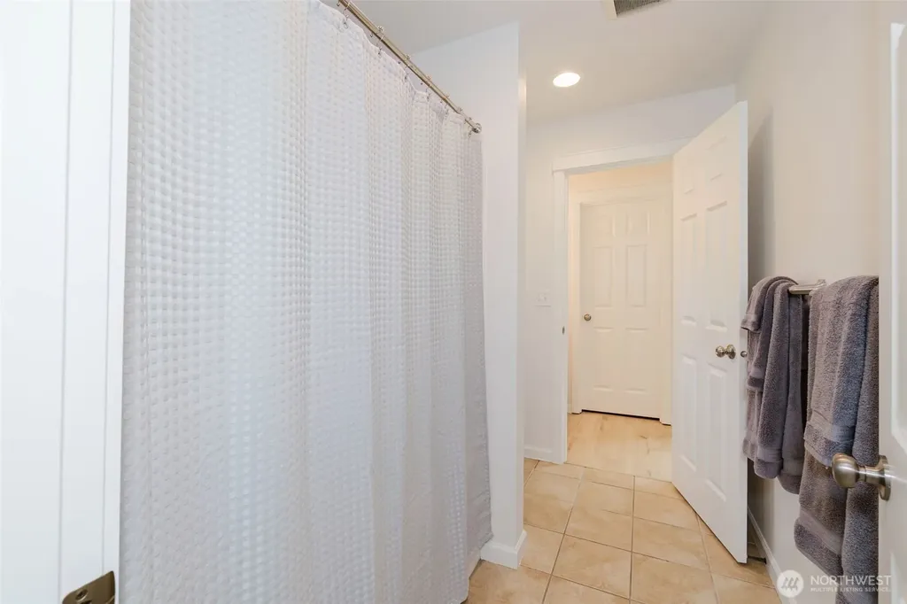 3193 Woods Road E Port Orchard WA 98366