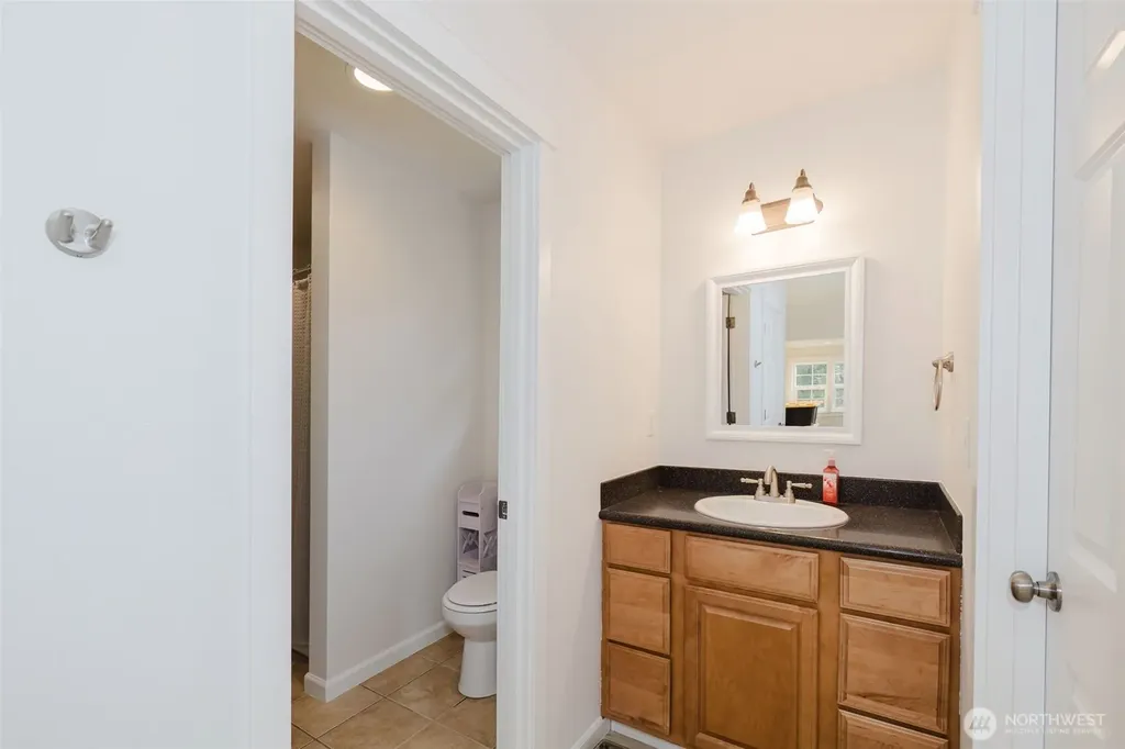 3193 Woods Road E Port Orchard WA 98366