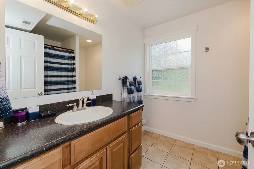 3193 Woods Road E Port Orchard WA 98366