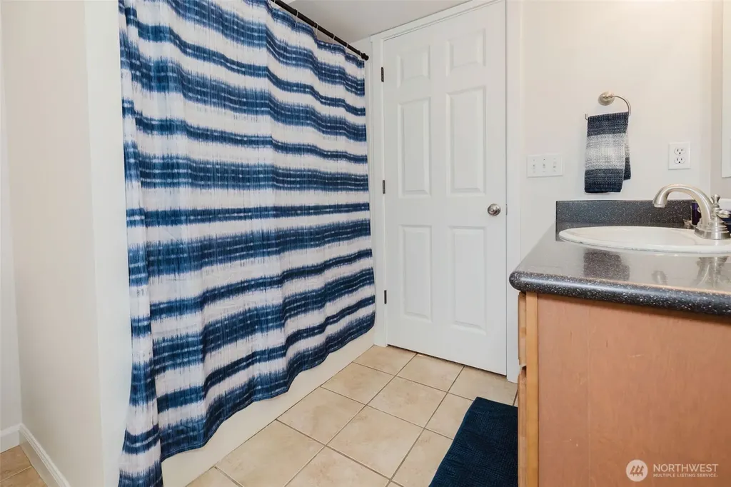3193 Woods Road E Port Orchard WA 98366