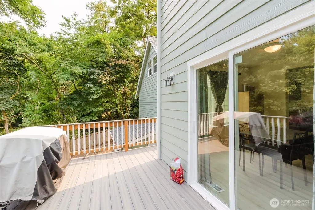 3193 Woods Road E Port Orchard WA 98366