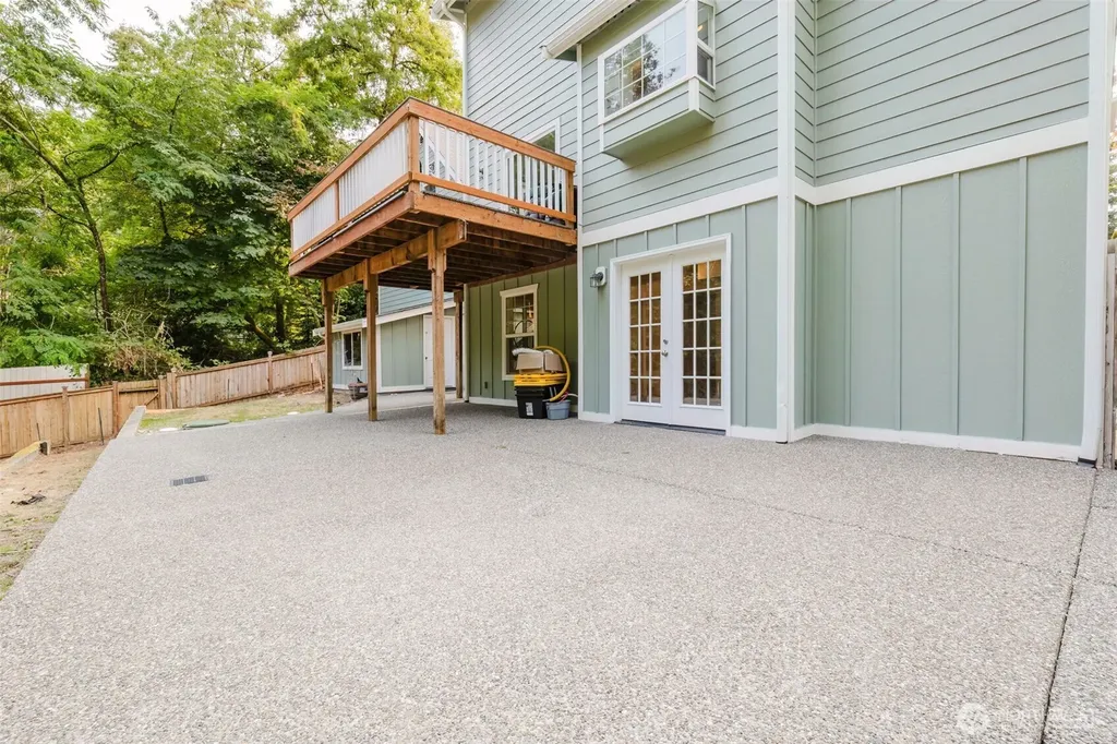 3193 Woods Road E Port Orchard WA 98366