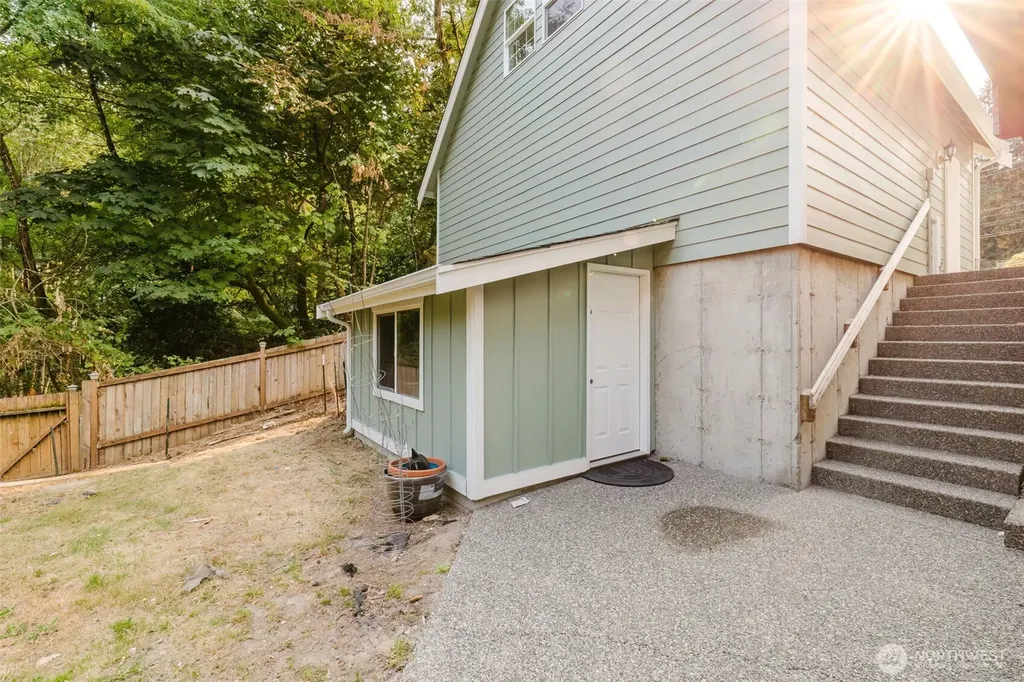 3193 Woods Road E Port Orchard WA 98366