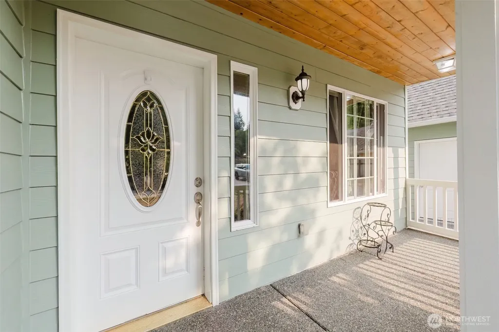 3193 Woods Road E Port Orchard WA 98366
