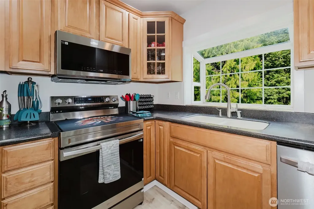 3193 Woods Road E Port Orchard WA 98366