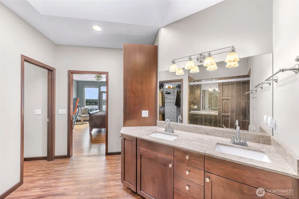 5043 Bradshaw Road Freeland WA 98249