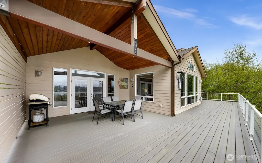 5043 Bradshaw Road Freeland WA 98249