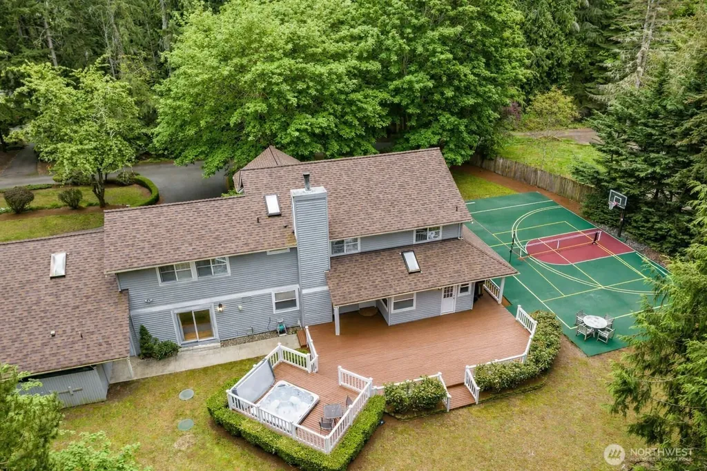 703 245th Place NE Sammamish WA 98074