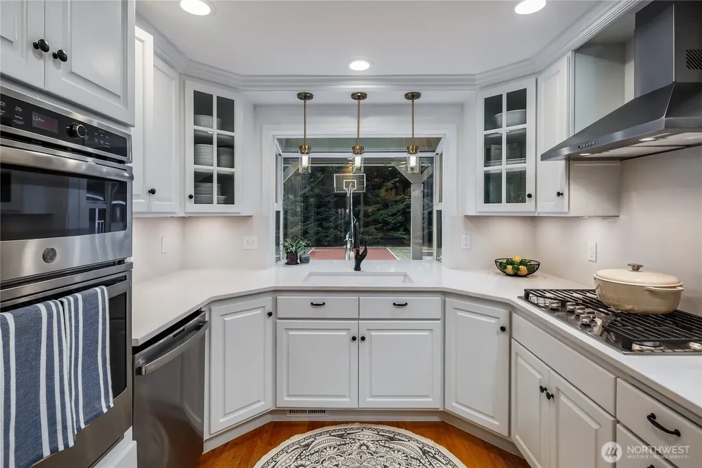 703 245th Place NE Sammamish WA 98074