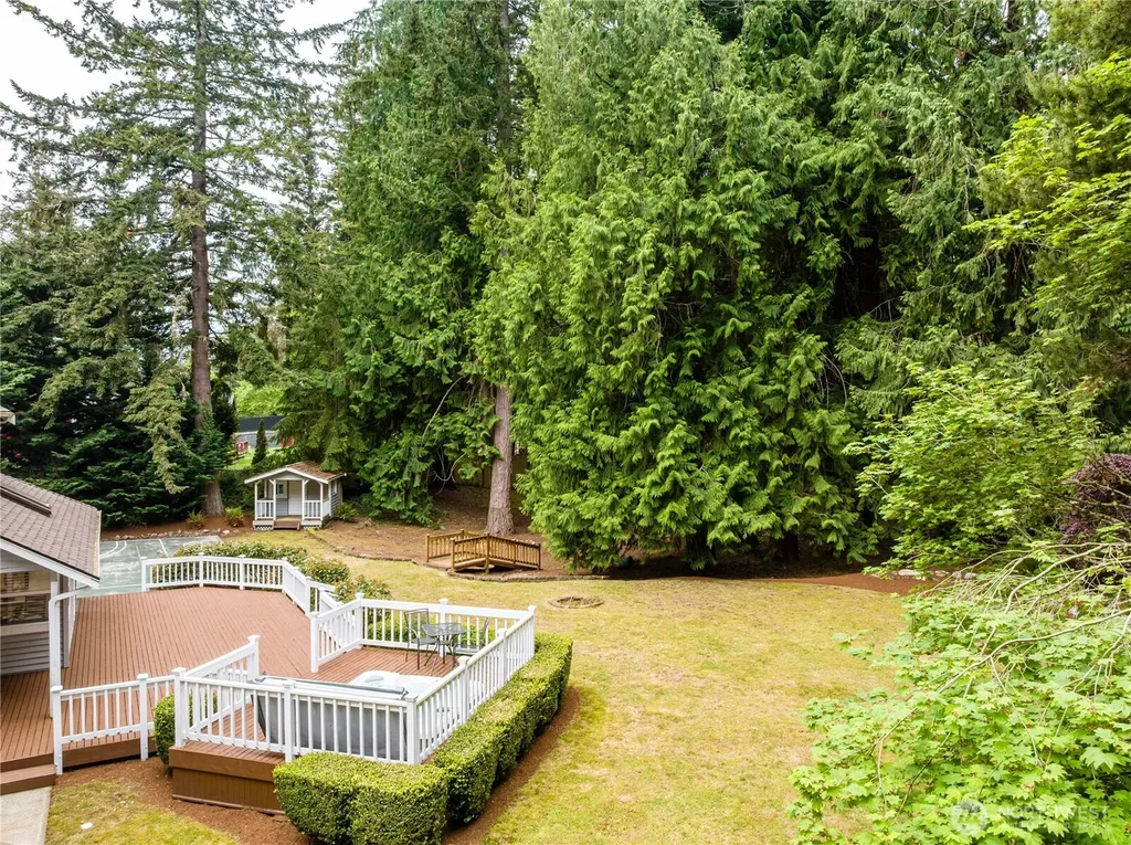 703 245th Place NE Sammamish WA 98074