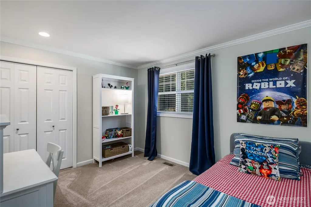 703 245th Place NE Sammamish WA 98074