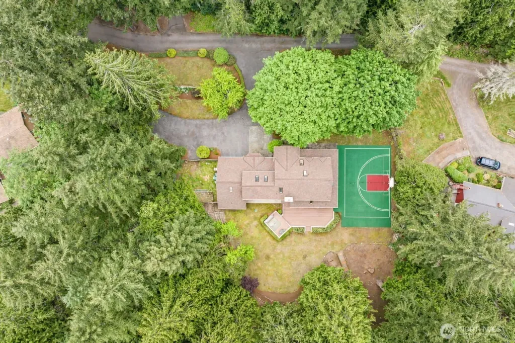 703 245th Place NE Sammamish WA 98074