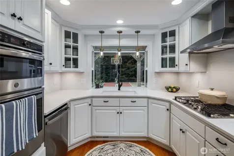 703 245th Place NE Sammamish WA 98074