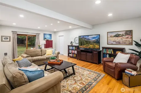 703 245th Place NE Sammamish WA 98074