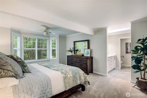 703 245th Place NE Sammamish WA 98074