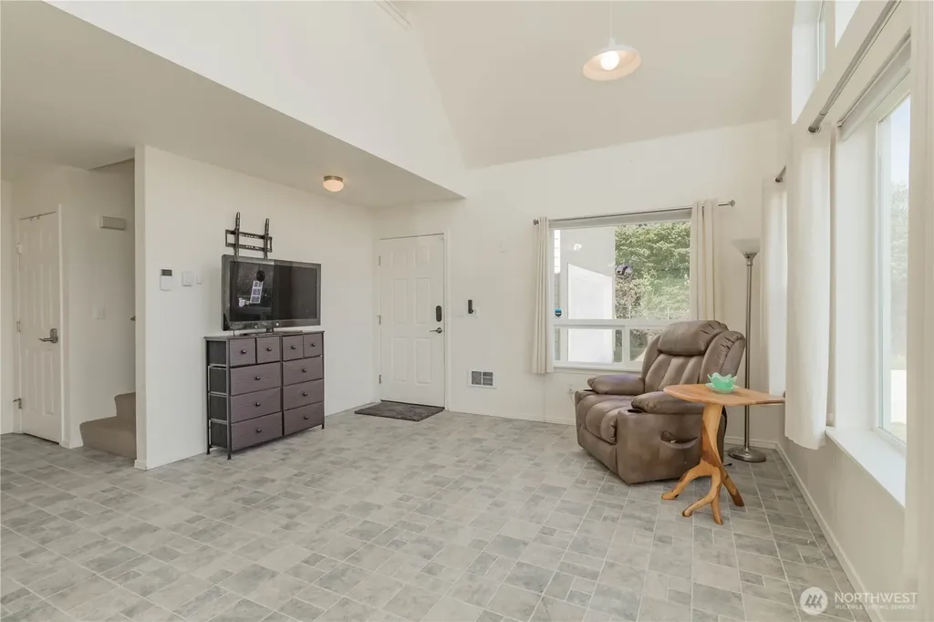 555 Ensign Avenue NW Ocean Shores WA 98569