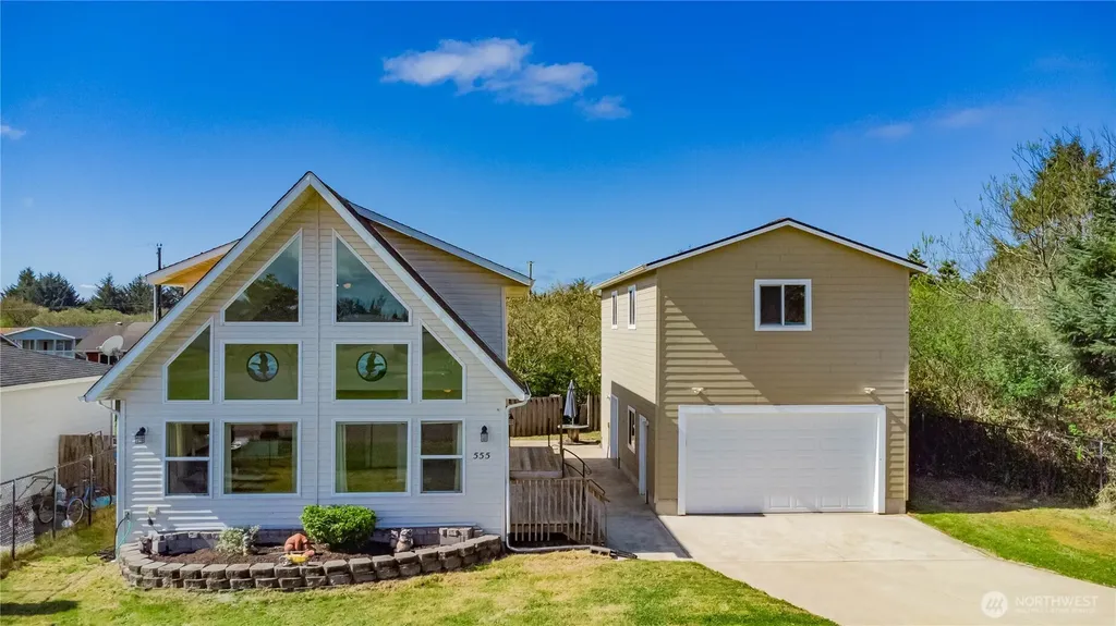 555 Ensign Avenue NW Ocean Shores WA 98569