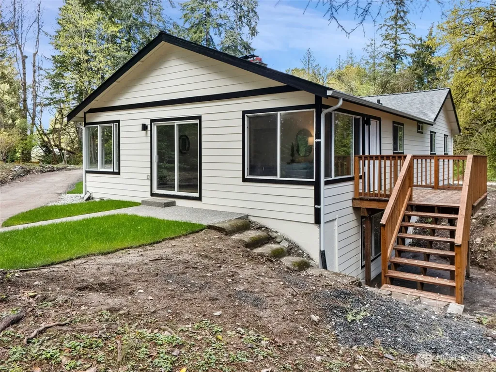 1362 Carr Boulevard Bremerton WA 98312