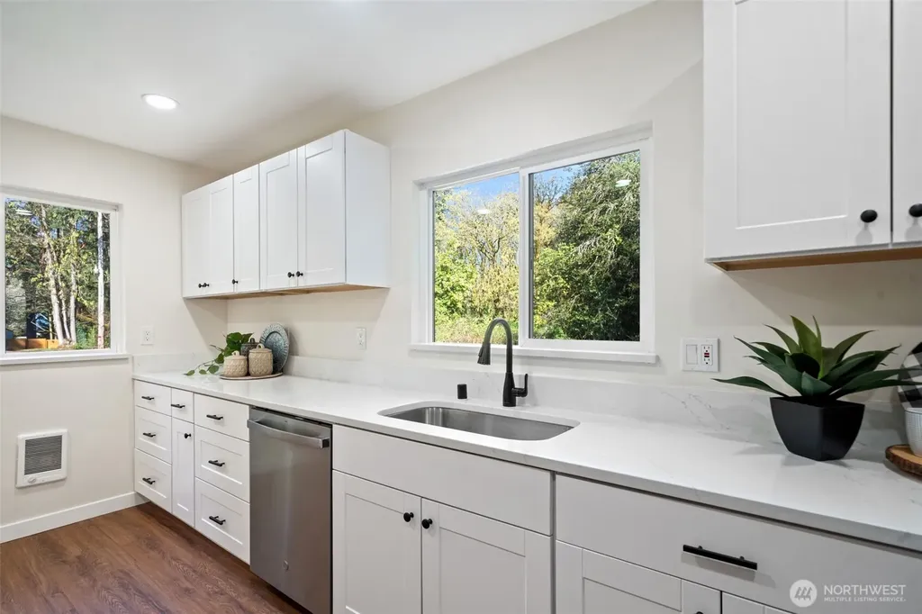 1362 Carr Boulevard Bremerton WA 98312