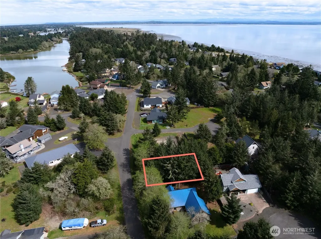 336 Lake Bay Loop SE Ocean Shores WA 98569