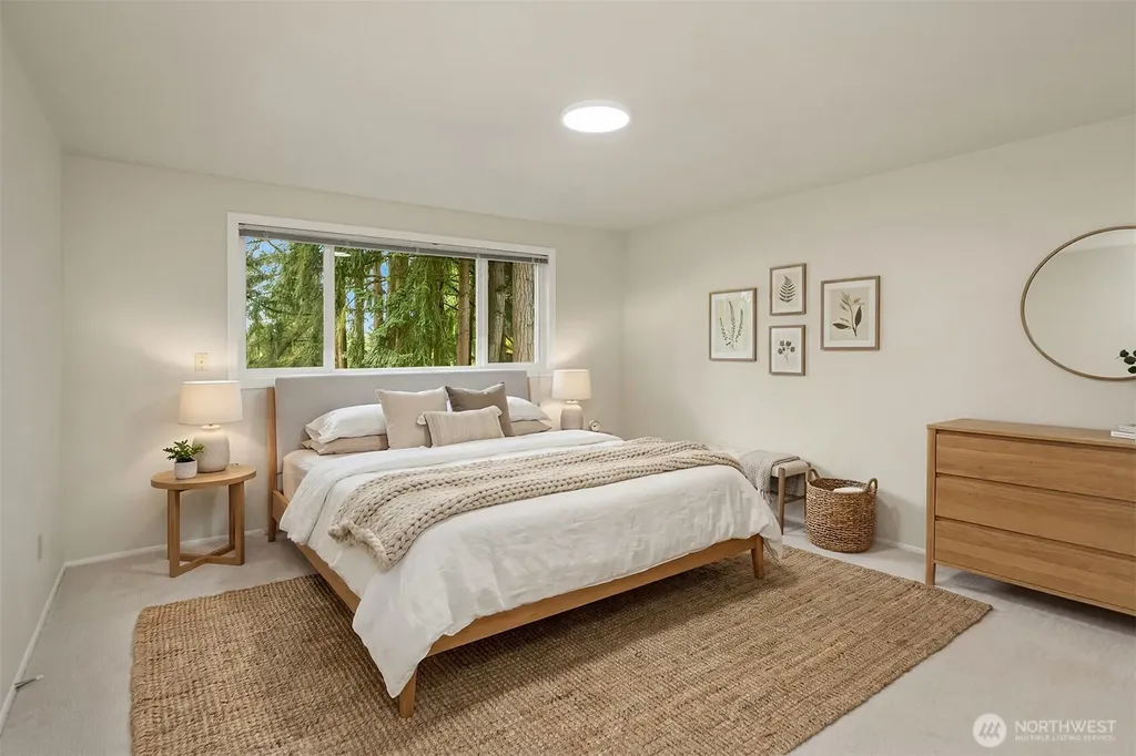 2711 101st Place NE Bellevue WA 98004
