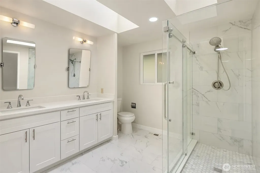 2711 101st Place NE Bellevue WA 98004