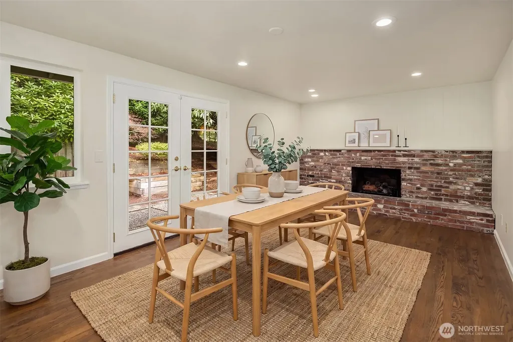 2711 101st Place NE Bellevue WA 98004
