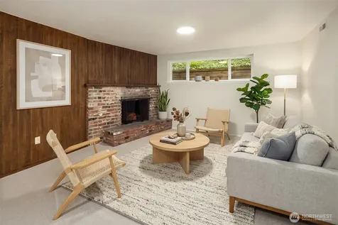 2711 101st Place NE Bellevue WA 98004