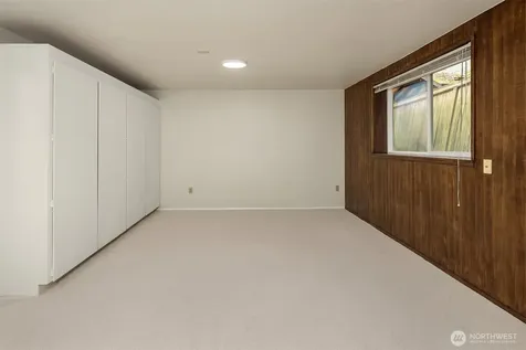 2711 101st Place NE Bellevue WA 98004