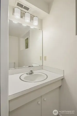 2711 101st Place NE Bellevue WA 98004