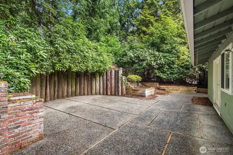 2711 101st Place NE Bellevue WA 98004