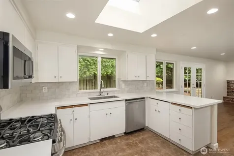 2711 101st Place NE Bellevue WA 98004