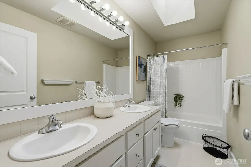 372 Wilderness Peak Drive NW Issaquah WA 98027