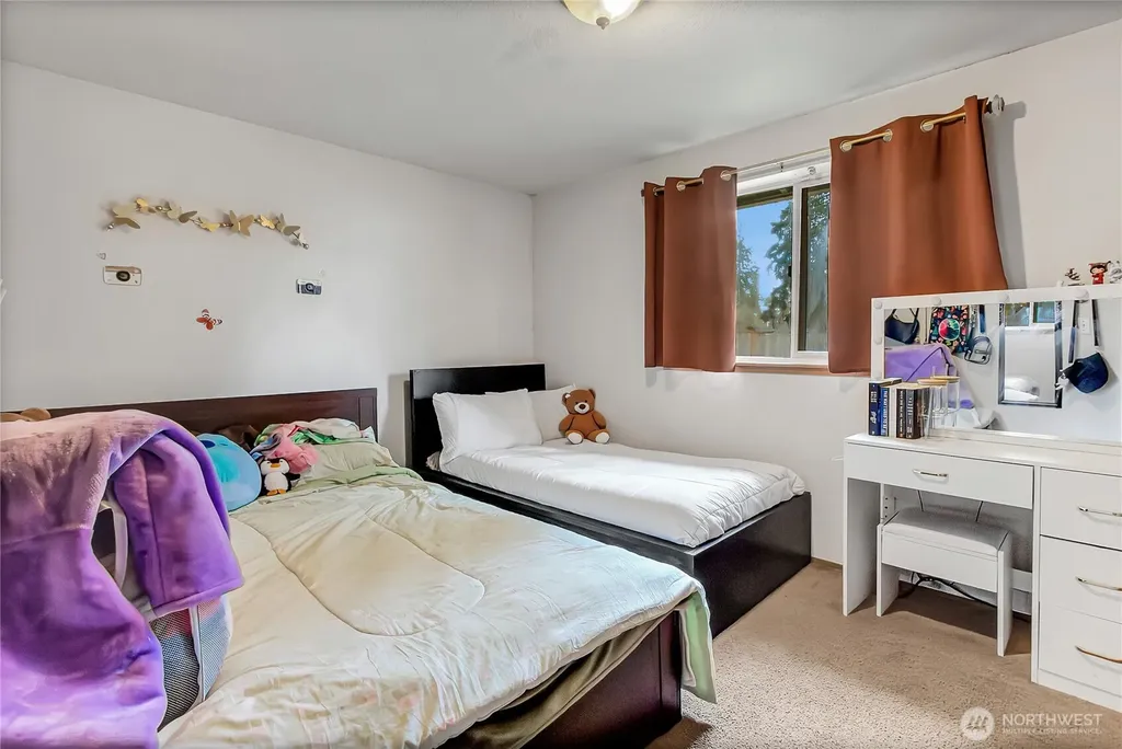 10002 Barnes Lane S Tacoma WA 98444