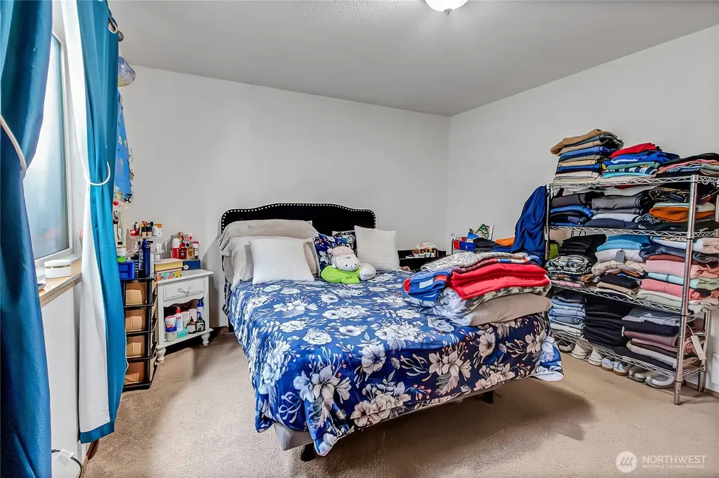 10002 Barnes Lane S Tacoma WA 98444